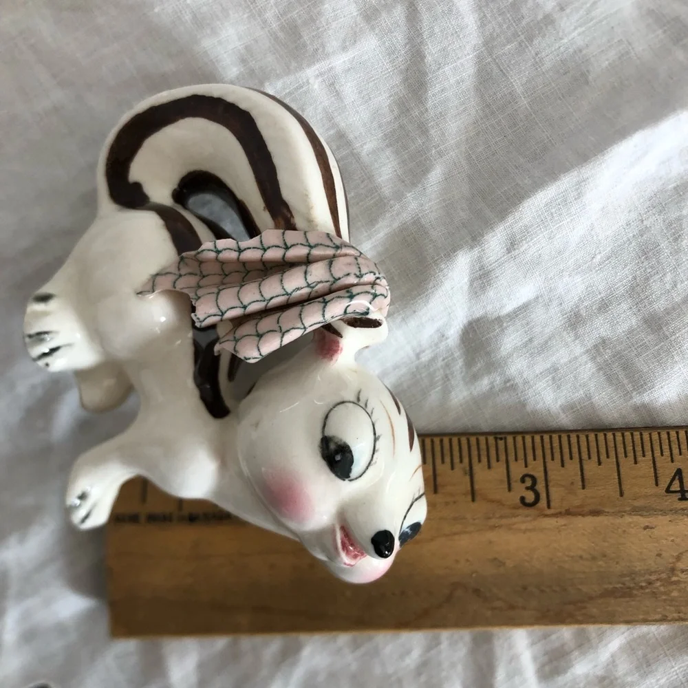 Vtg Anthropomorphic Chipmunk Figurine - Picture 11 of 15